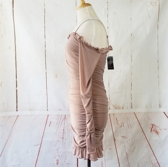 MATERIAL GIRL Off-The-Shouldr Ruched Bodycon Dress - Picture 3 of 8